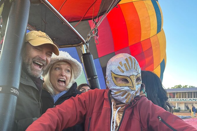 Hot air Balloon ride in Teotihuacan & breakfast in “La Gruta” - Key things that make this balloon day worth it