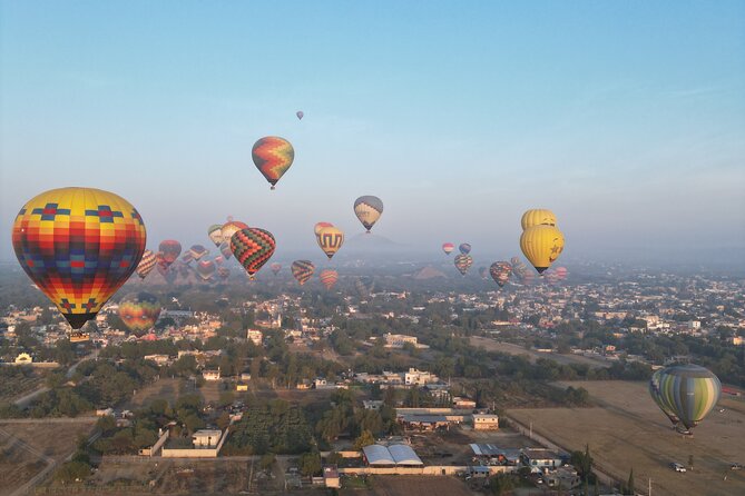 Hot air Balloon ride in Teotihuacan & breakfast in “La Gruta” - Guide and driver support: the details that keep it smooth