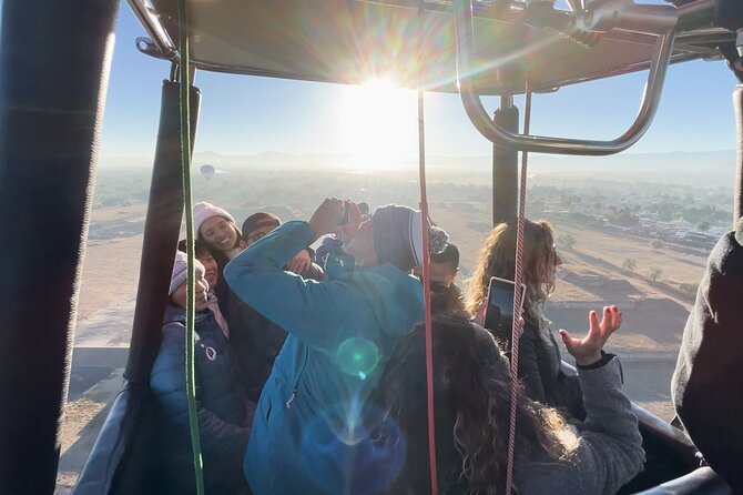 Hot Air Balloon Ride Over Teotihuacán Pyramids from Mexico City - Von Navi check-in: coffee, snacks, and the calm before takeoff