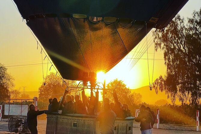 Hot Air Balloon Ride Over Teotihuacan With Guided Tour And Cave - Aventura en Globos balloon ride: big views, short flight time, real payoff