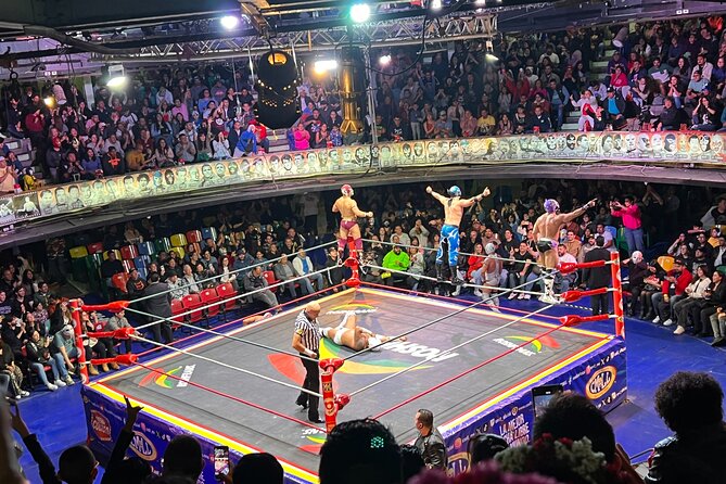 Lucha Libre Saturday Show in Mexico City (SEATS FROM BALCONY) - Getting Good Seats in the Balcony Before the Show