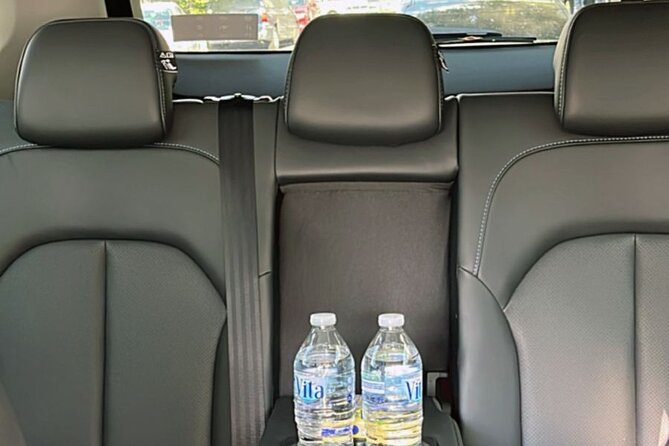 Luxury Private Transportation Service in Mexico City - Sedan or van, air-conditioning, and the little comfort upgrades