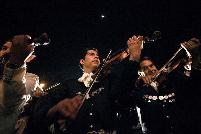 Mariachi Night in Garibaldi and Dinner at Bellini - City-center night lights: what you should expect around the Zócalo area