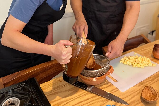 Medellín Market Tour, Cooking Class and 3-course Mexican Feast - Getting there smoothly (and keeping the vibe right)