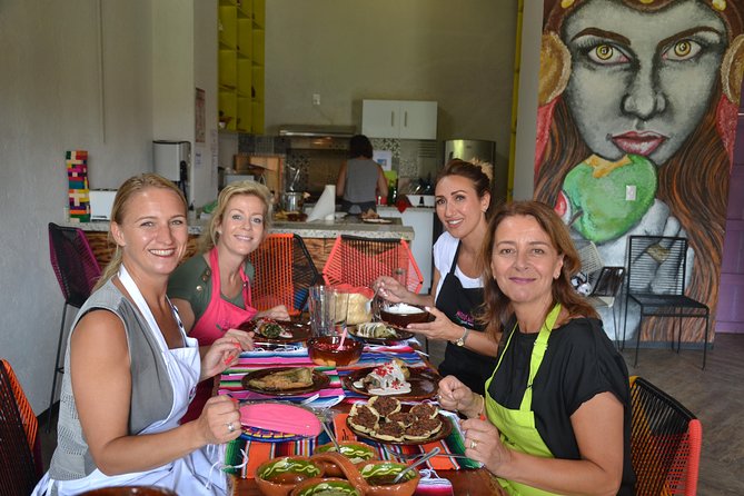 Mexican Cooking Class & Cocktails in Mexico City - Key things you’ll notice right away