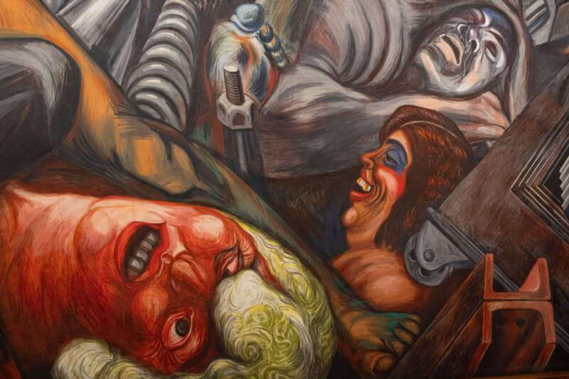 Mexican muralism with a true Art lover - The quick walk to Zócalo: 5 de Mayo and Madero Street context