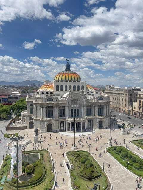 Mexican muralism with a true Art lover - Museo Vivo del Muralismo: 248 Rivera murals and more textures