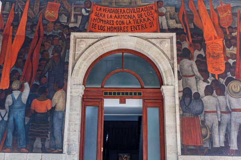 Mexican muralism with a true Art lover - Should you book this muralism tour or skip it?