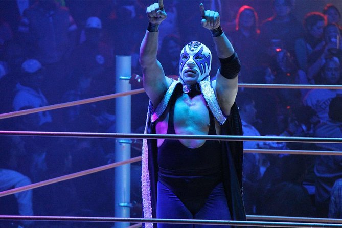 Mexican Wrestling: Experience Lucha Libre in Mexico City - Masks: the souvenir, the tradition, and the one rule you’ll want to follow
