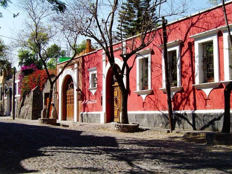 Mexico City: Bazaar Saturday, Convent of Carmen & San Angel - San Angel at walking speed: legends, mansions, and a softer pace