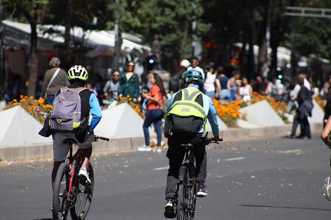 Mexico City Bike Rental - Angel of Independence Area - What you get in the rental (and what you won’t)