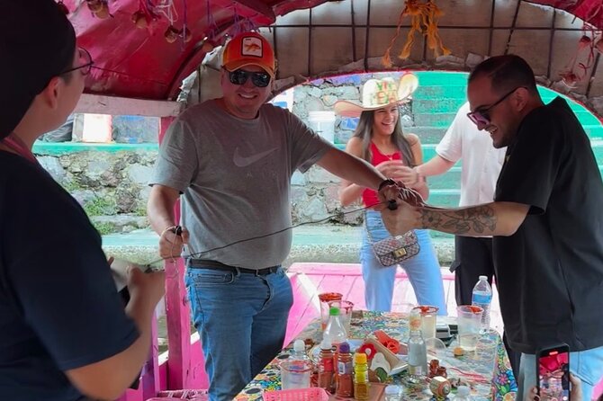 Mexico City Canals by Boat with Live Commentary with Meal Drinks - Guides make (or break) it: the English hosts and the party managers