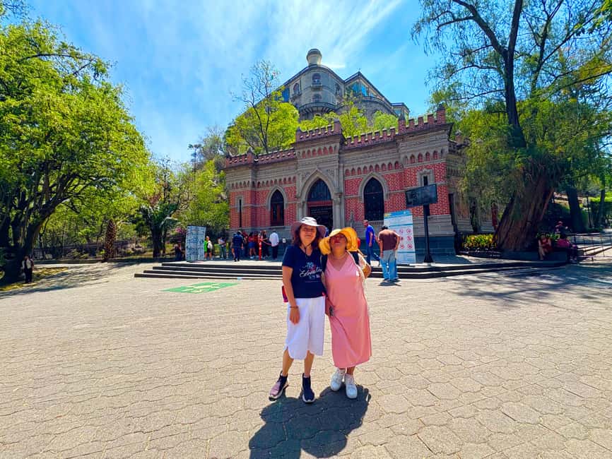 Mexico City: Chapultepec Castle and Forest Guided Tour - Outside the castle: petroglyphs, Audiorama, and Moctezuma’s Baths