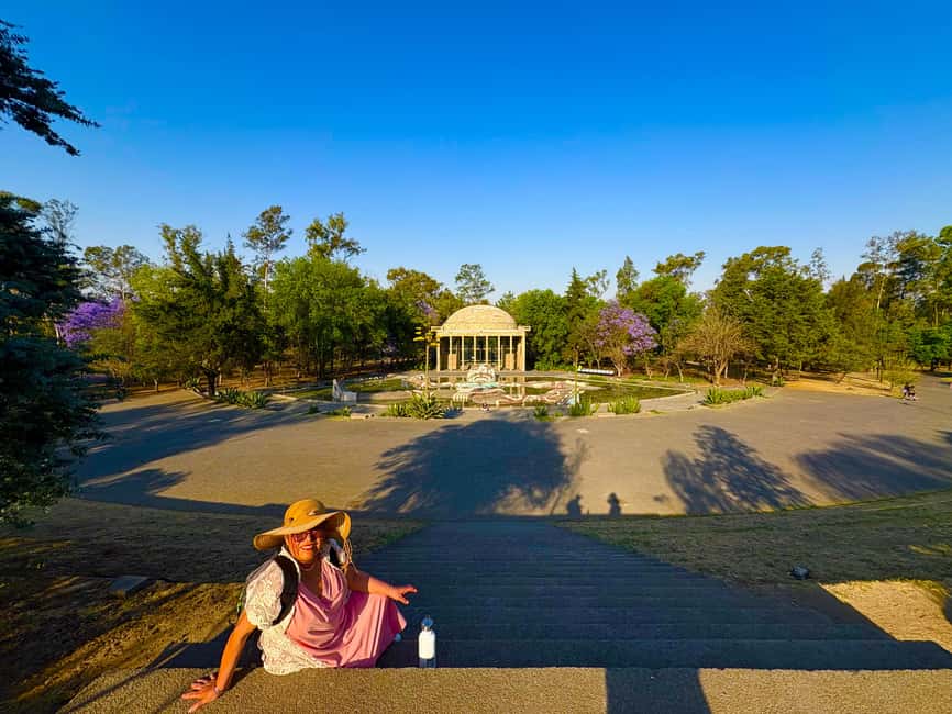 Mexico City: Chapultepec Castle and Forest Guided Tour - Logistics that matter on the day: meeting point, shoes, and cameras