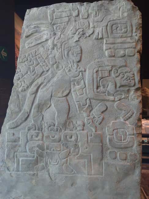 Mexico City: Chapultepec Park and Museums Walking Tour - Chapultepec Castle: views, reconstructions, and political power