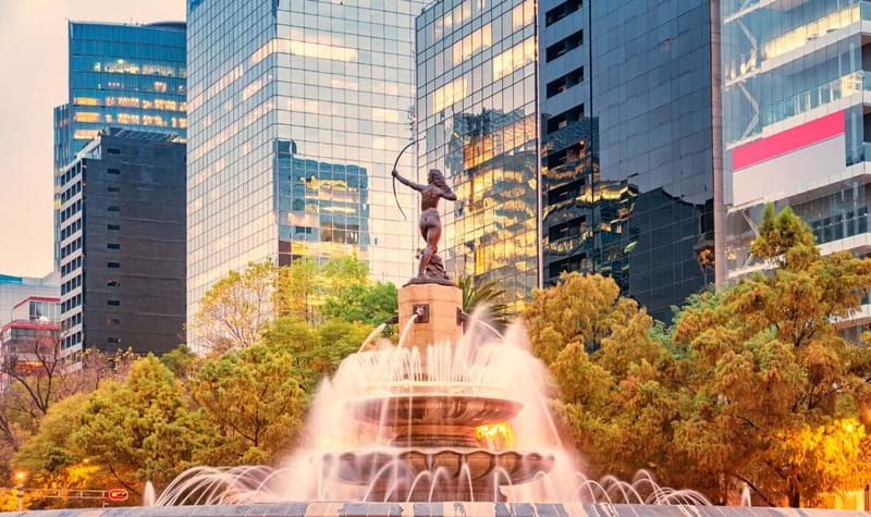 Mexico City: City Tour - Paseo de la Reforma and the “glamour corridor” feeling