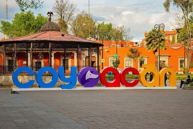 Mexico City Coyoacán, Frida Kahlo Exploration Game and Tour - Plaza Jardín Hidalgo: Miguel Hidalgo and a plaza that rewards slowing down