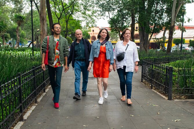 Mexico City: Coyoacan Tacos Tour & Optional Frida Kahlo Museum - Fuente de los Coyotes ice cream: a smart mid-tour reset