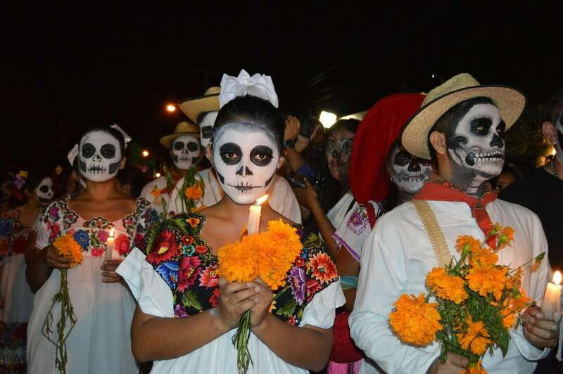 Mexico City: Day of the Dead Guided Tour - Panteón de Dolores: using your cemetery time wisely