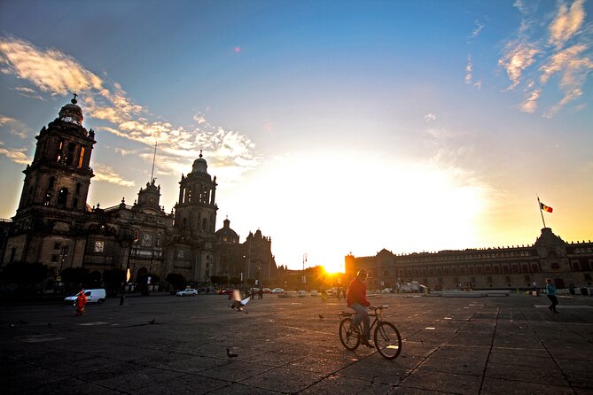 Mexico City Downtown Centro private tour+ Palacio de Bellas Artes - Zócalo and the Cathedral: quick context that makes Centro click
