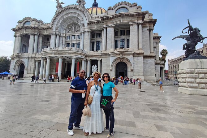 Mexico City Downtown Centro private tour+ Palacio de Bellas Artes - House of Tiles: a photo stop with a point