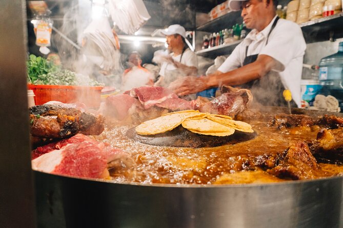 Mexico City evening street taco tour - Small group logistics: easy meeting, real walking, and a strict wait rule