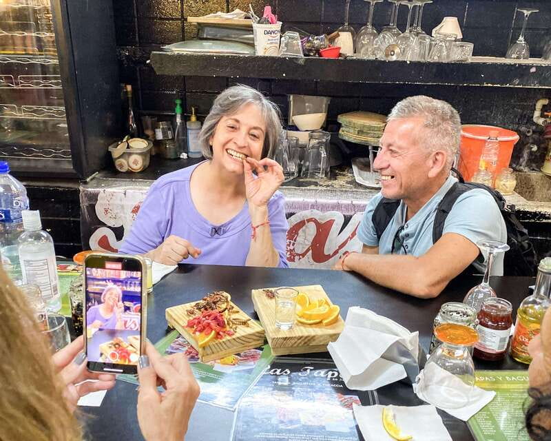 Mexico City: Exotic Food Tasting Tour & Local Markets - Getting started: Hostal Amigo, the Zócalo photo stop, and why the walk matters