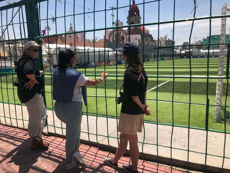 México City: Explore neighborhood of Tepito with local - San Francisco de Asís church: a landmark with a neighborhood heartbeat