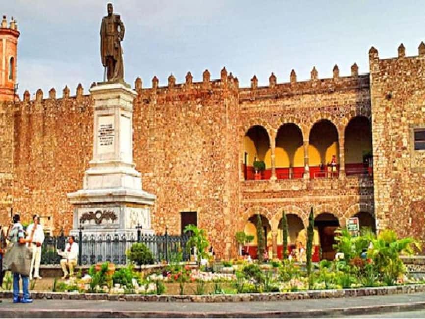 Mexico City: Full-Day Taxco and Cuernavaca Tour - Cuernavaca’s Cathedral of the Ascension: Old Faith, Big Chapels