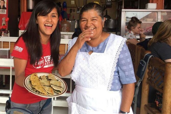 Mexico City: Hidden Markets, Street Food & Salsa-Making Tour - Abelardo Rodriguez Market (Mercado Melchor Muzquiz): murals, murals, and tamales with atole