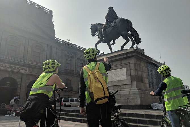 Mexico City Highlights E-Bike Tour With Foodie Stops - Food and drinks: what you actually get, and why it’s more than a snack