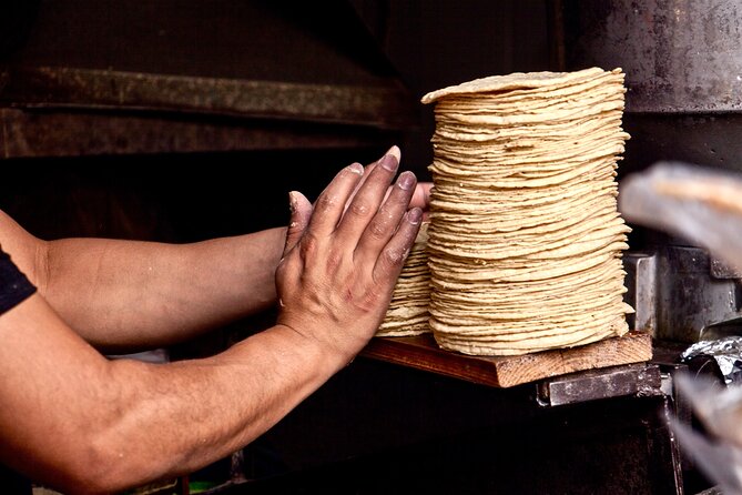 Mexico City Historical Centre Food Tour with 7 Authentic Tastings - Guides, pacing, and group size: why it feels personal