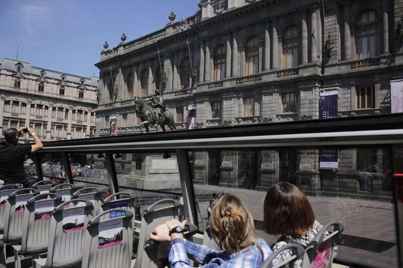 Mexico City: Hop-On Hop-Off Bus City Tour - Circuit 3 (Yellow): Downtown Temples, Guadalupe Area, and Museum Stops
