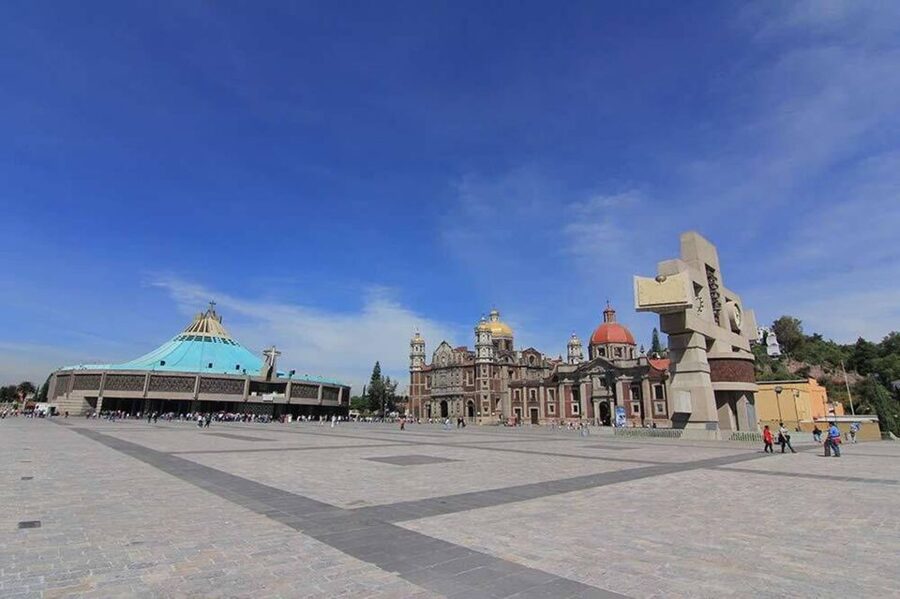 Mexico City: Hop-on Hop-off City Tour by Turibus 1-Day Pass - Headphones, audio quality, and how to get the narration working