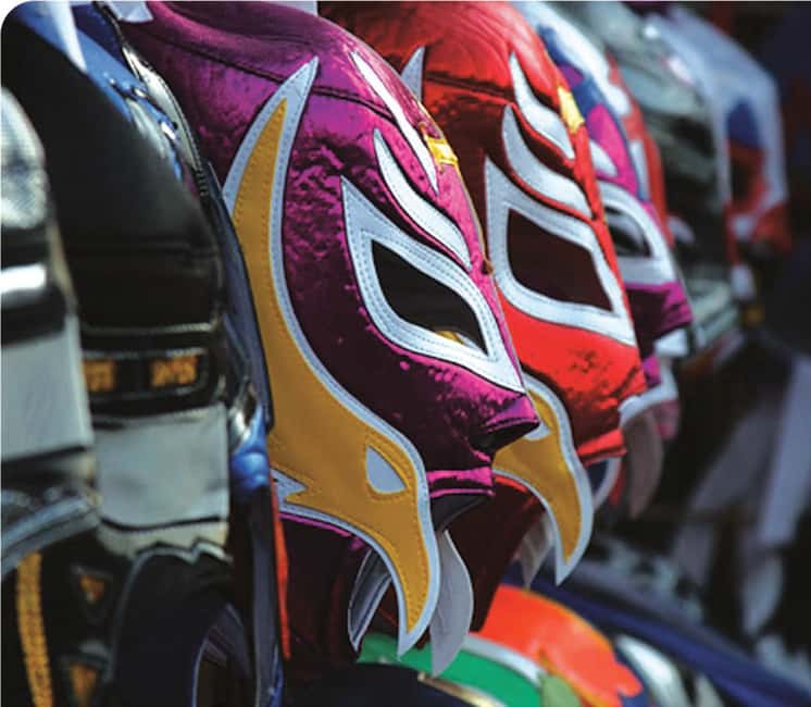 Mexico City: Local Walking Tour with Mezcal & Wrestling Show - Walking the Historic Center: Murals, Shops, and Easy Local Energy