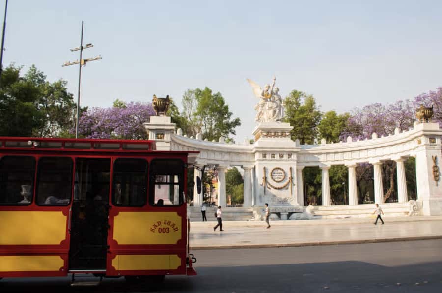 Mexico City: Mexico Tram, Iconic Landmarks, and Legends - A 45-minute tram tour that keeps Mexico City easy