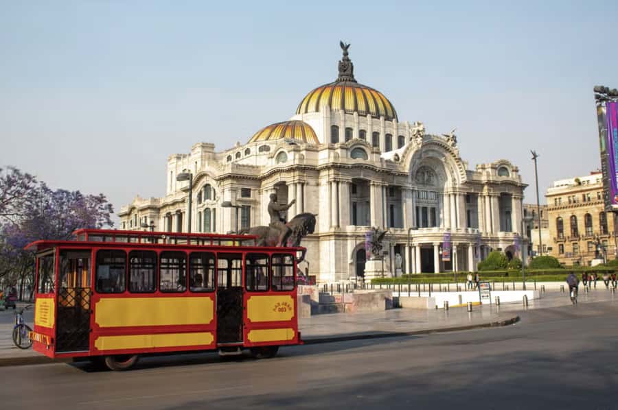 Mexico City: Mexico Tram, Iconic Landmarks, and Legends - The tram ride through the historic center: what that format does well