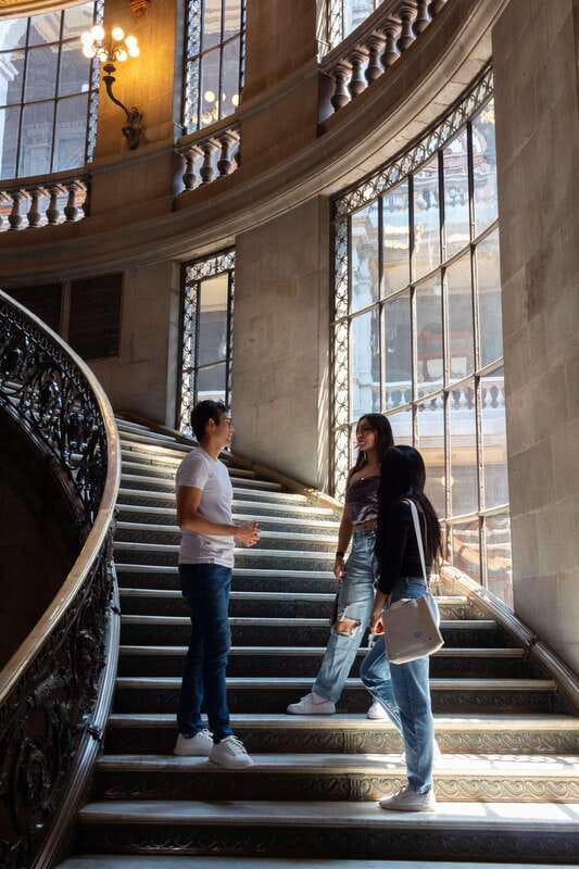 Mexico City: National Art Museum Guided Tour - Finding your group fast: the main gate meet-up