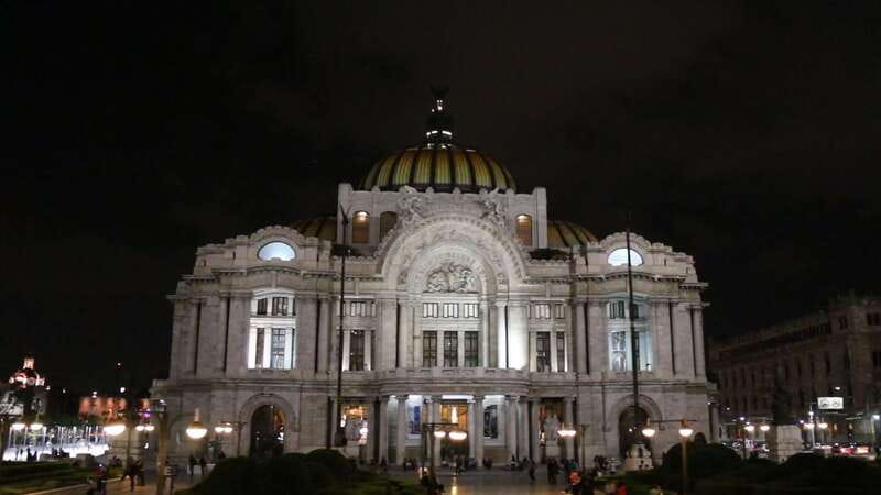 Mexico City: Night City Tour in a Double Decker Bus - Hemiciclo a Juárez Finish: A Calm Ending With a Symbolic Stop
