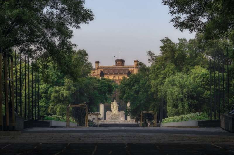 Mexico City: Private Chapultepec Park Bike Tour - Calzada de los Poetas: Where the Walk Feels Like a Stage