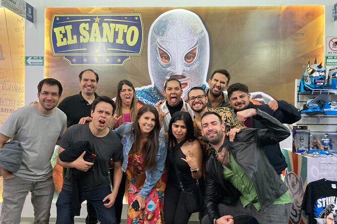 Mexico City PRIVATE Lucha Libre, mezcal & Tacos on a 1975 VW Bus - The guide and the fun factor: what “private” changes