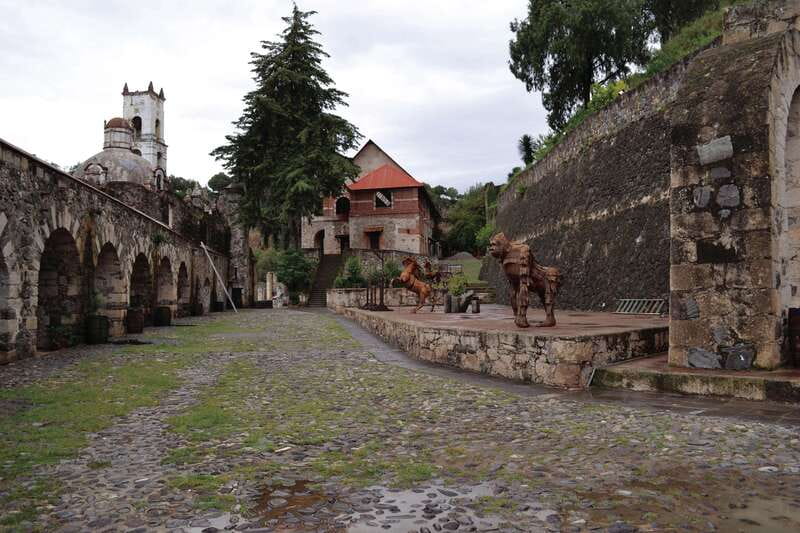 Mexico City: Private Magic Towns & Basaltic Prisms Tour - Santa Maria Regla Basaltic Prisms: 30-meter columns and four waterfalls