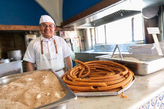 Mexico City Private & Personalized Full-Day Tour with a Local - Taking a breather at Parque México: green shade and sweet snack stops