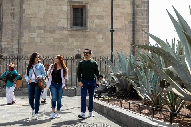 Mexico City Private & Personalized Half-Day Tour with a Local - Alameda Central: a shaded reset with sculptures and fountains