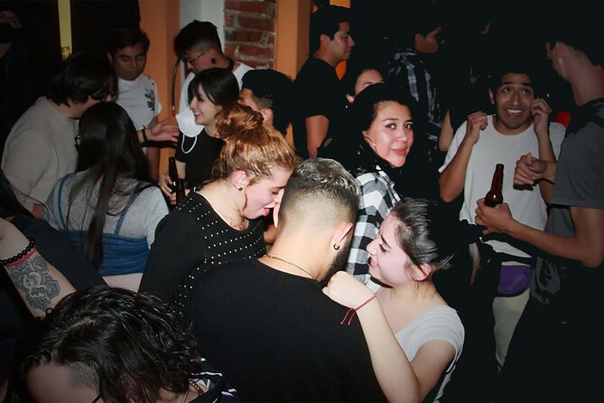 Mexico City Pub Crawl - The group vibe: solo-friendly, English-speaking, and good social structure