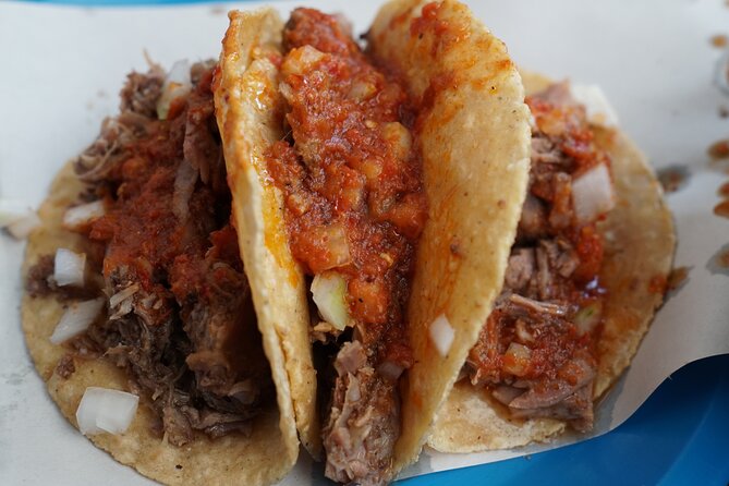 México City: Street Food to Home Cooking Food Tour - Daniela’s home stop: tamales and hot chocolate the real way
