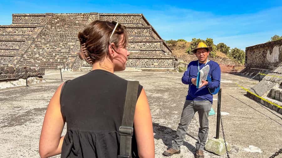 Mexico City: Teotihuacan Early Access & Tula Private Tour - Artesanías El Quetzal: obsidian, shopping, and a tequila tasting