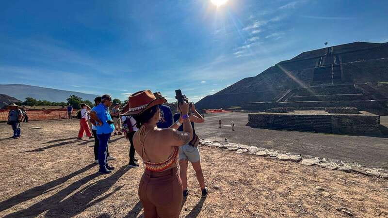 Mexico City: Teotihuacan First Entry Tour with Expert Guide - How you get there: round-trip transport that keeps the day simple