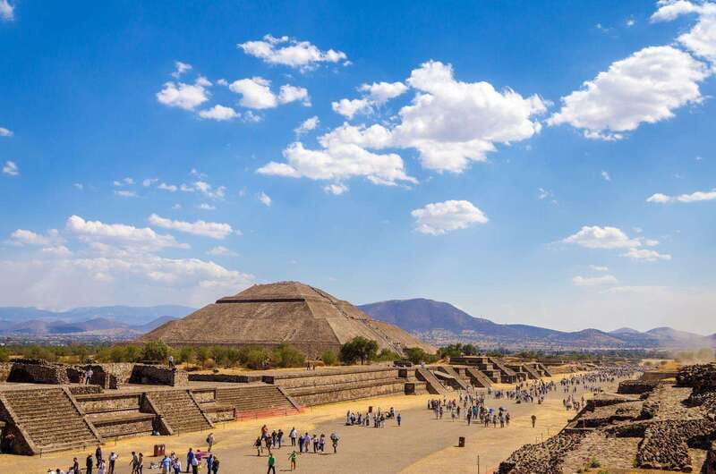 Mexico City: Teotihuacan First Entry Tour with Expert Guide - Avenue of the Dead: where the story becomes visible