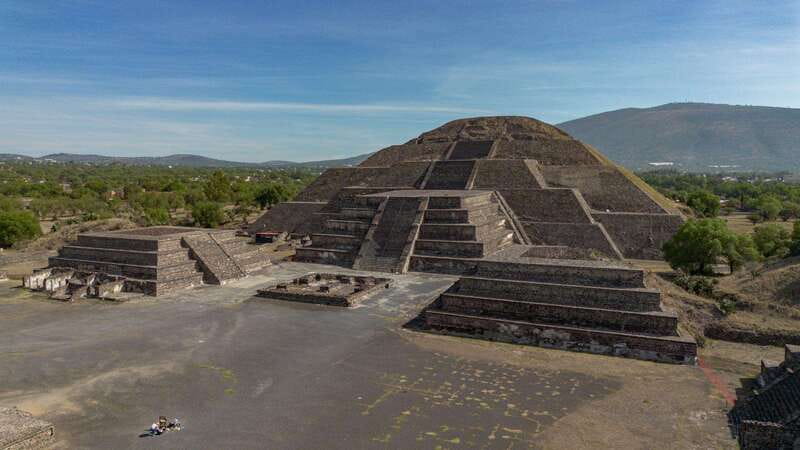 Mexico City: Teotihuacan Pyramids Early Access Guided Tour - Pyramid of the Moon: the “first wow” stop